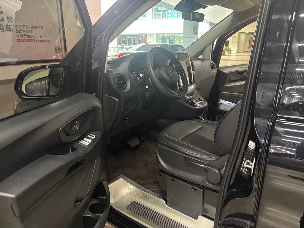 Mercedes-Benz Vito 2021 2.0T Elite 9 мест