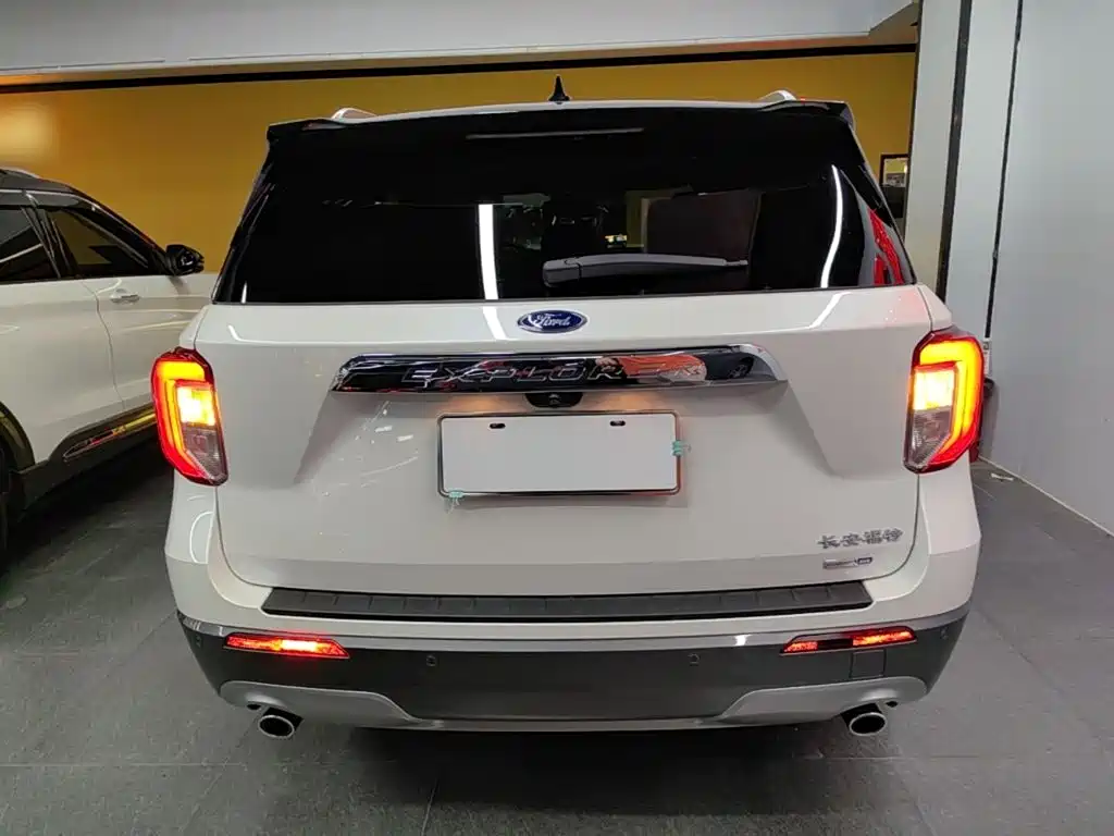 Ford Explorer — миниатюра 6