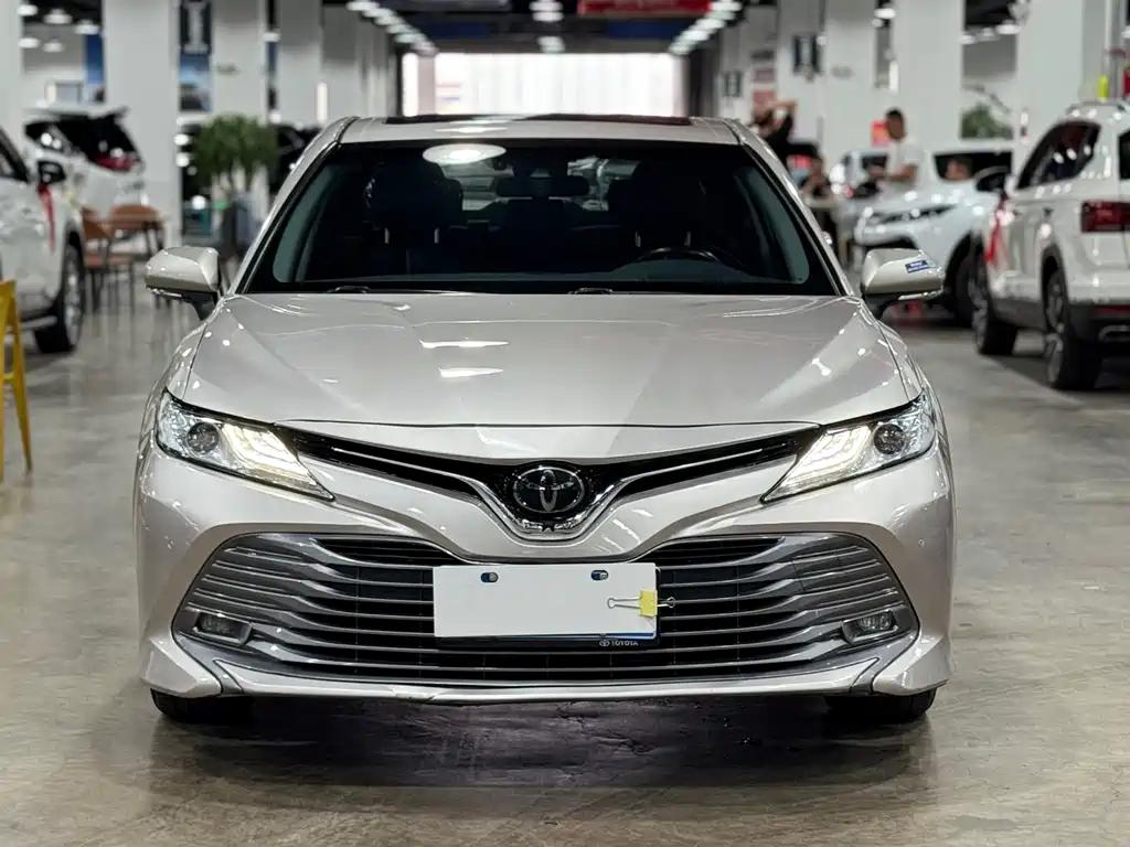 Toyota Camry 2019