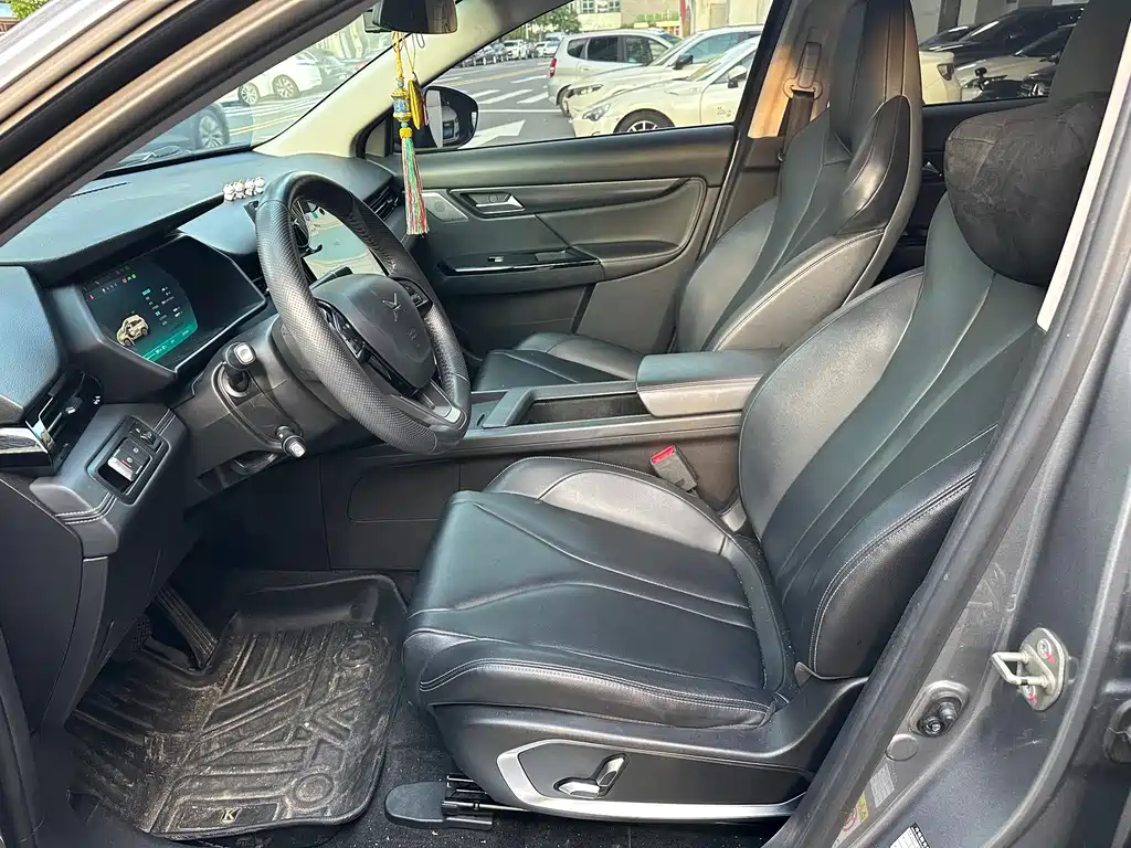 XPeng G3 — миниатюра 4