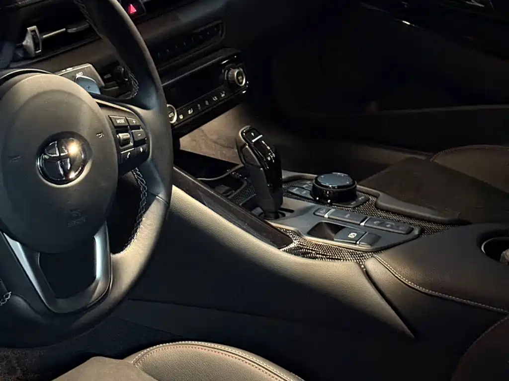 Toyota Supra — миниатюра 8
