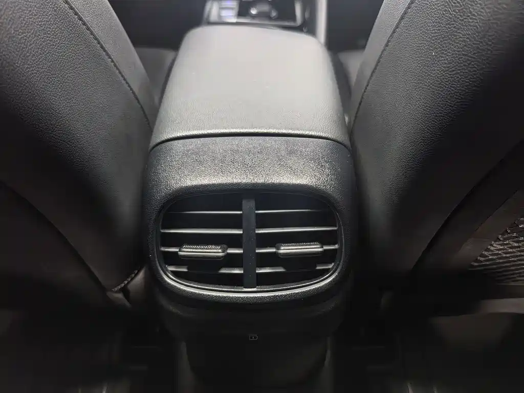 Hyundai Elantra — миниатюра 11