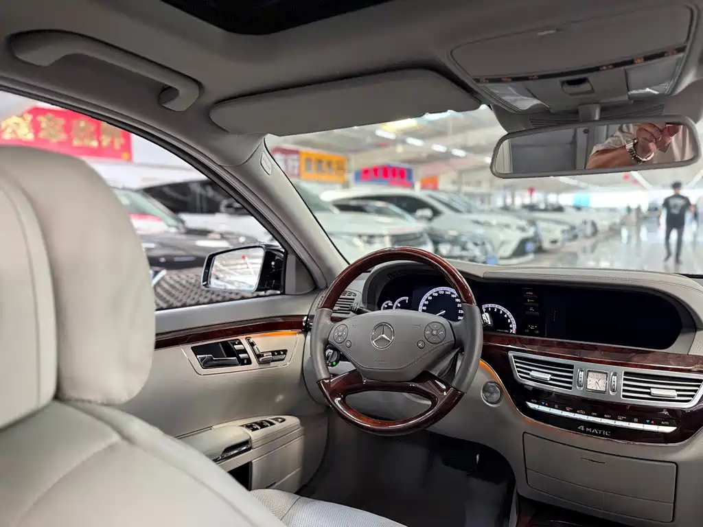 Mercedes-Benz S-Class — миниатюра 10
