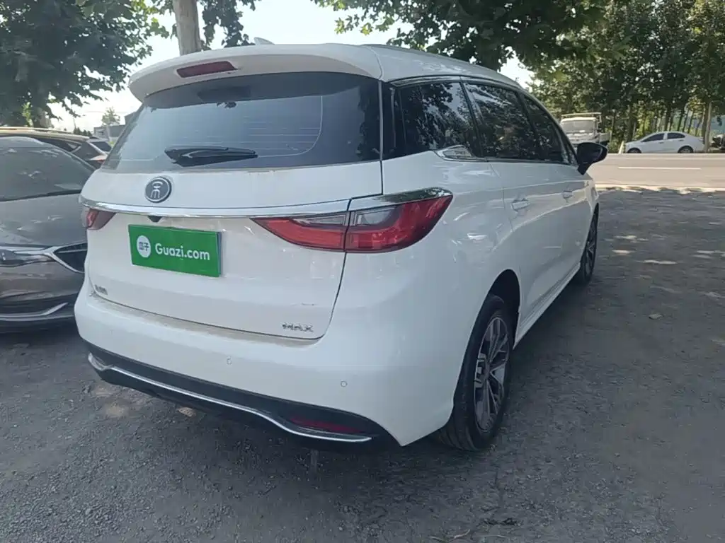 BYD MAX — миниатюра 7