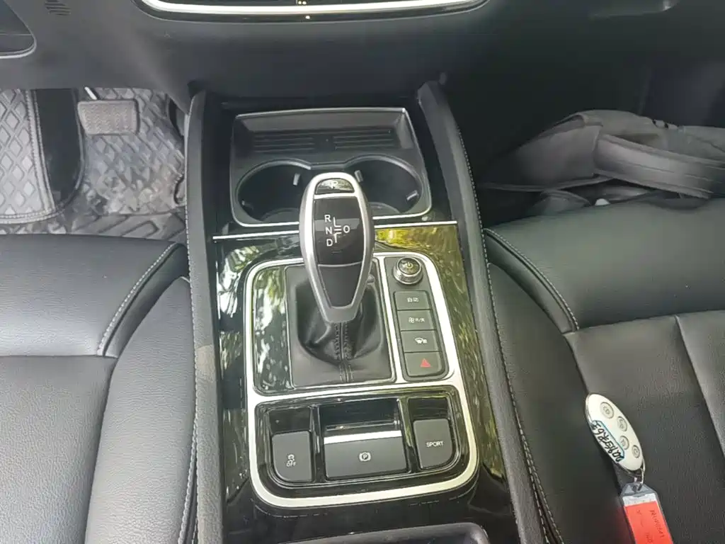 BYD MAX — миниатюра 14