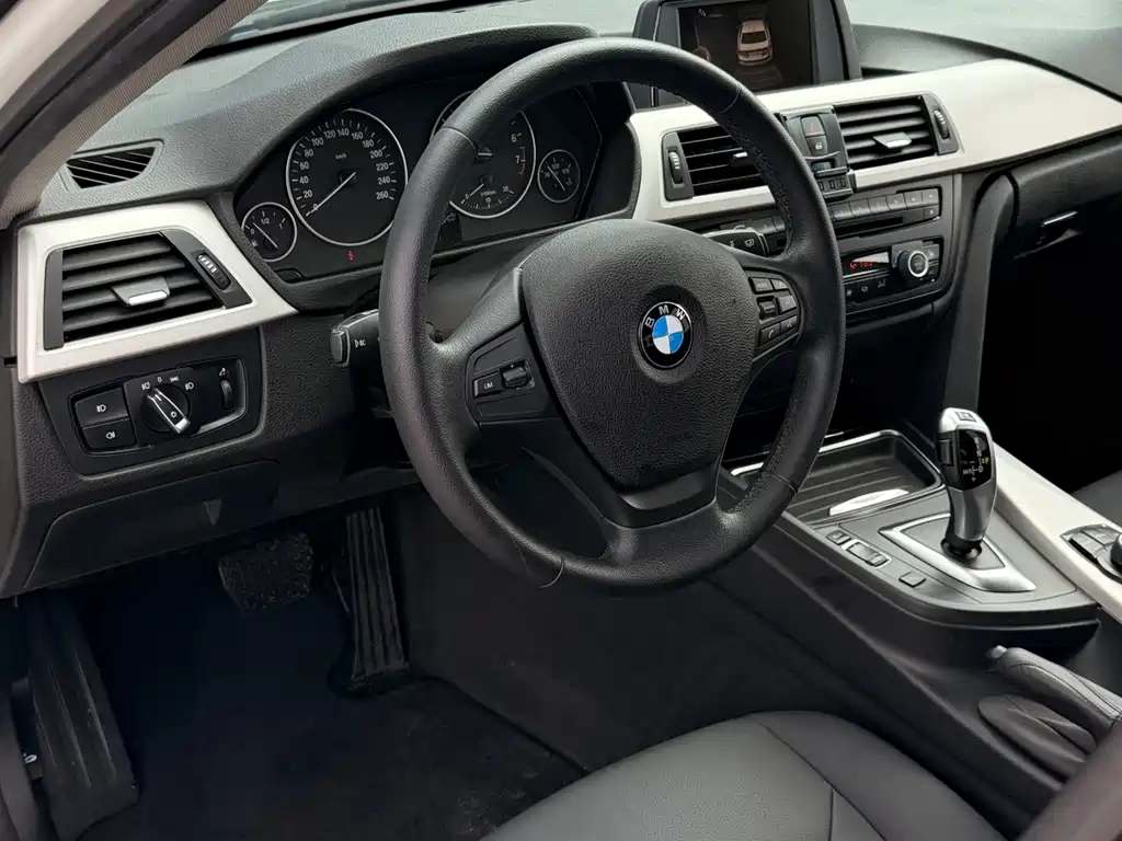 BMW 3 Series — миниатюра 4