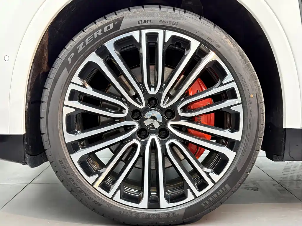 NIO ES8 — миниатюра 19