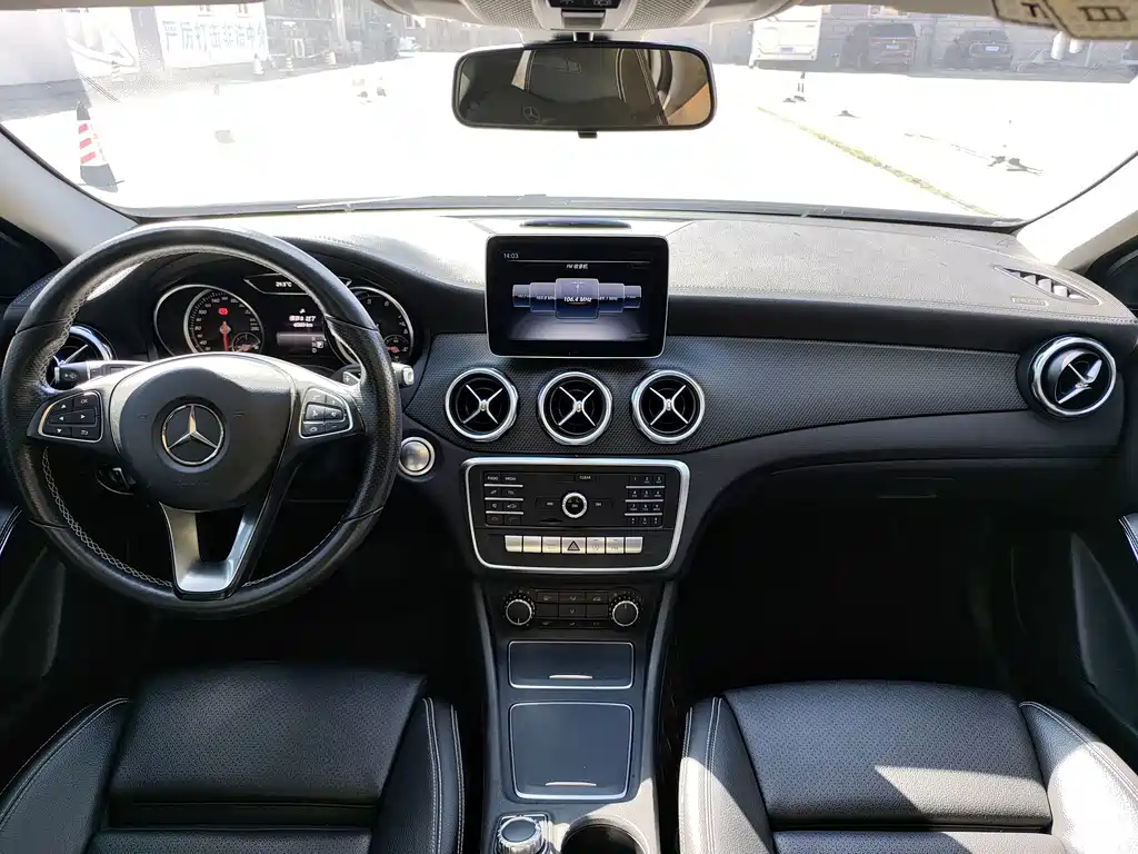 Mercedes-Benz GLA — миниатюра 10