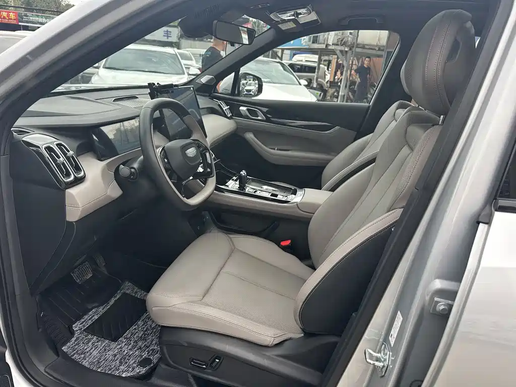Geely Boyue L — миниатюра 11