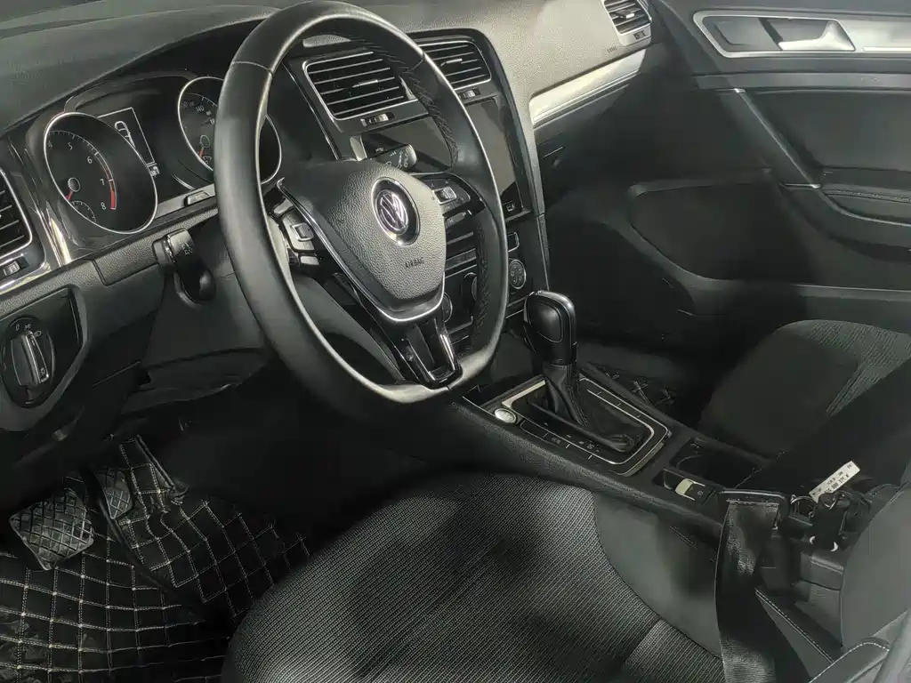 Volkswagen Golf — миниатюра 4