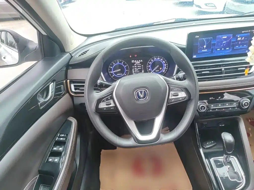 Changan Eado DT — миниатюра 11