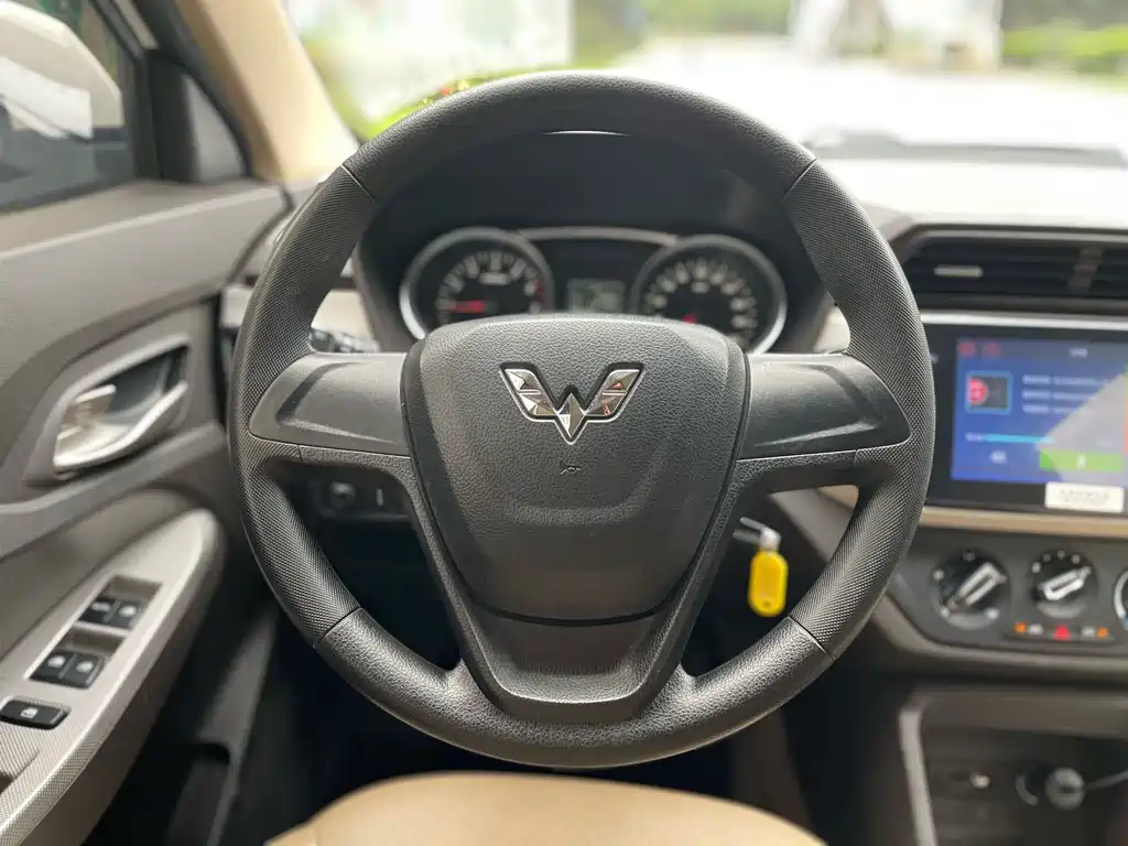 Wuling Hongguang — миниатюра 14
