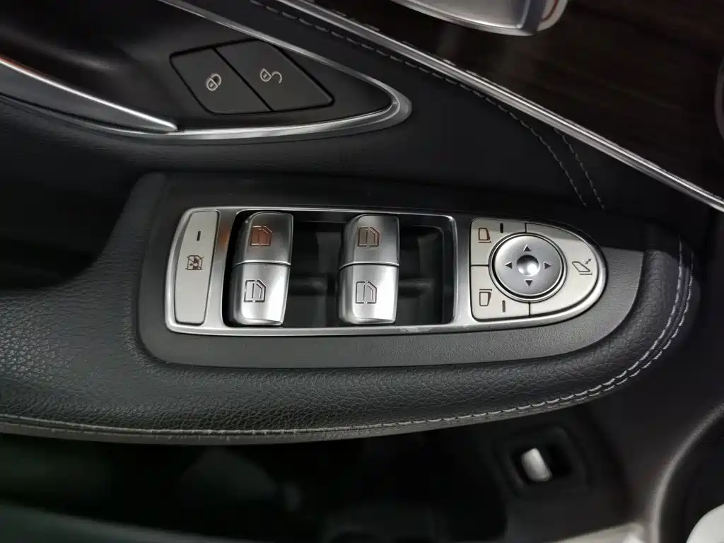 Mercedes-Benz GLC — миниатюра 9
