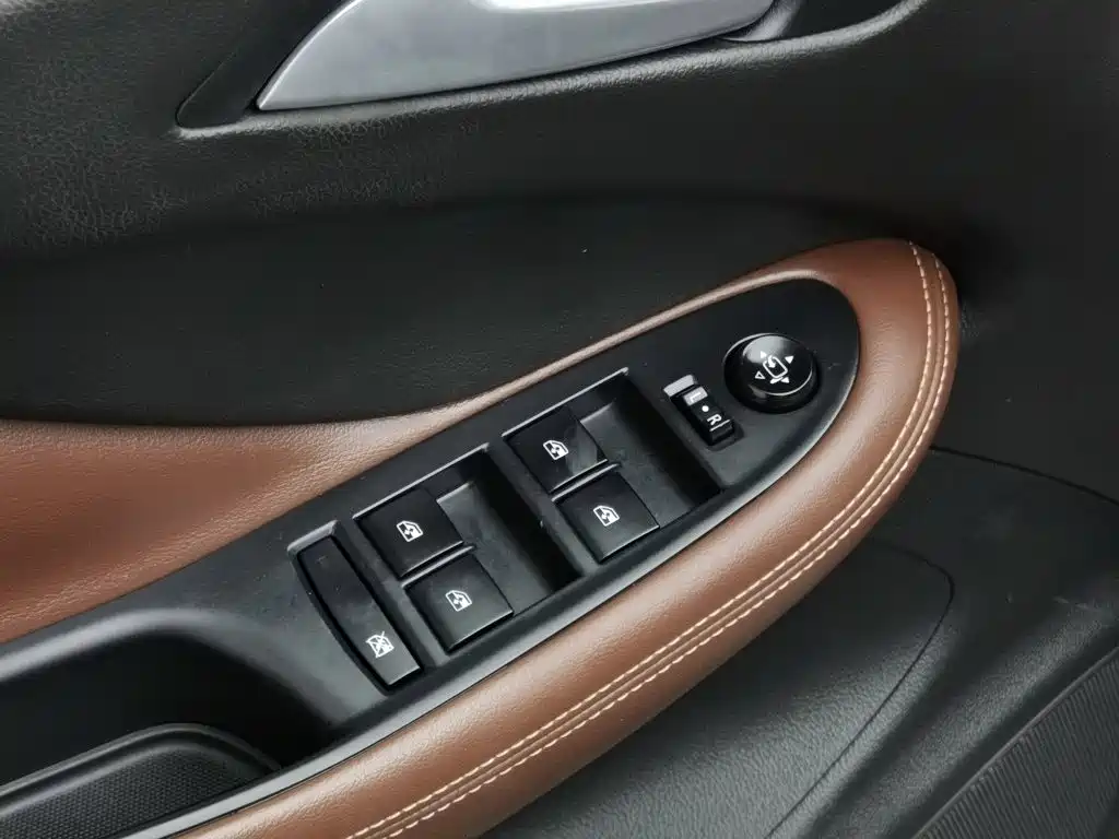 Buick Envision Plus — миниатюра 9