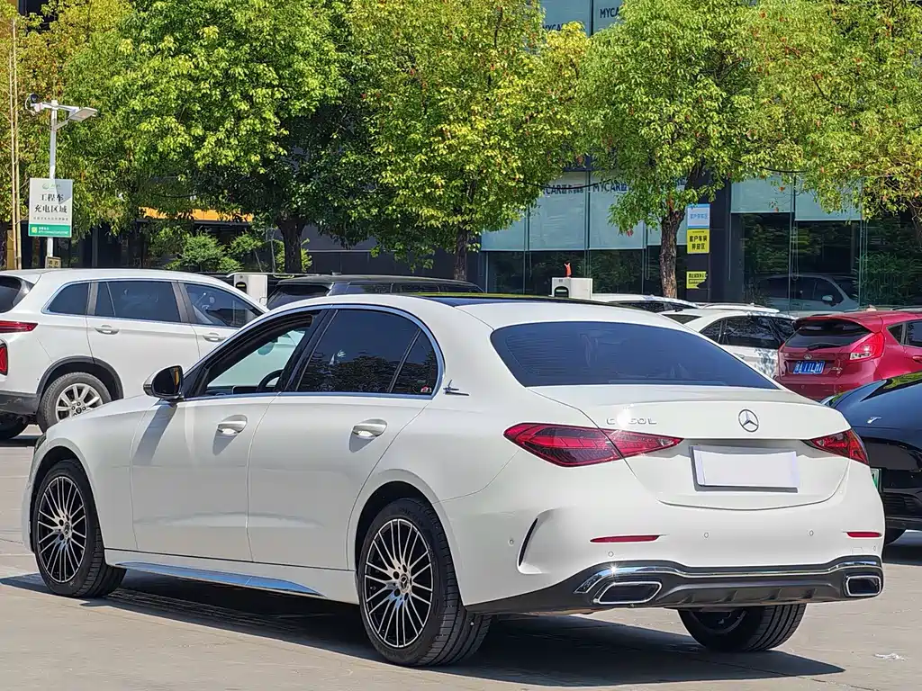Mercedes-Benz C-Class — миниатюра 5
