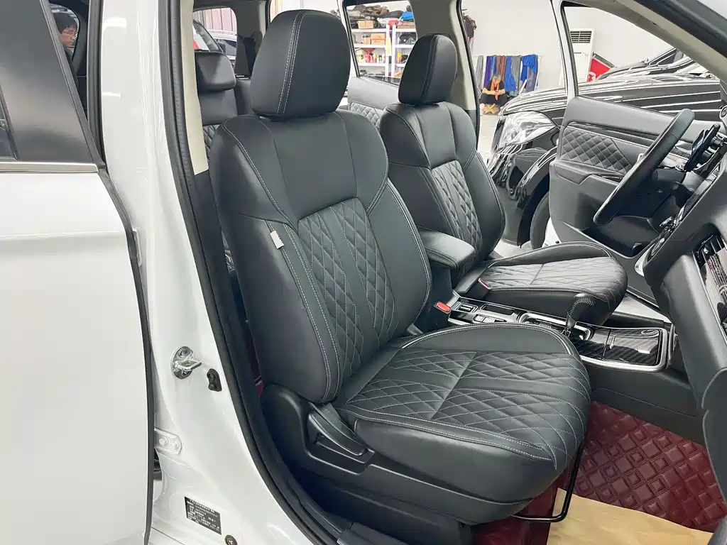 Mitsubishi Outlander — миниатюра 16
