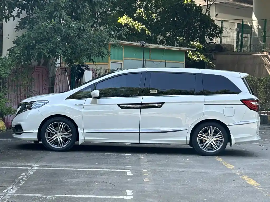 Honda Elysion — миниатюра 7