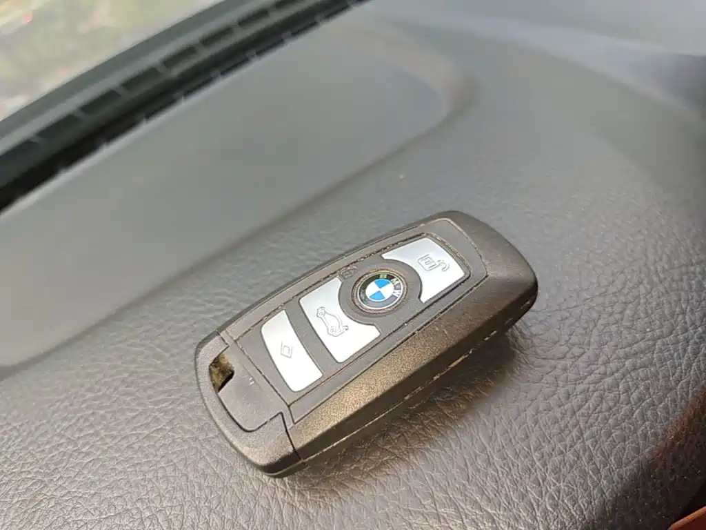 BMW 5 Series — миниатюра 9