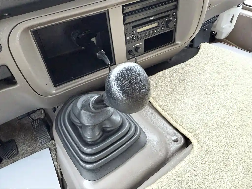 Toyota Coaster 2007 2.7L 20 мест