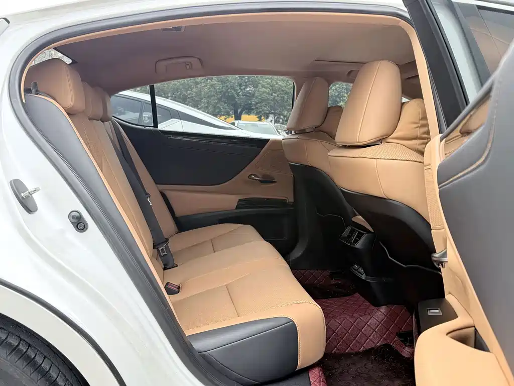 Lexus ES — миниатюра 8