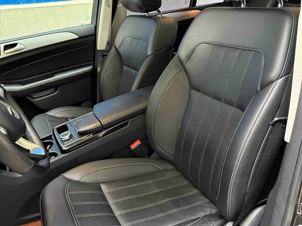Mercedes-Benz GLE (Import) — миниатюра 10