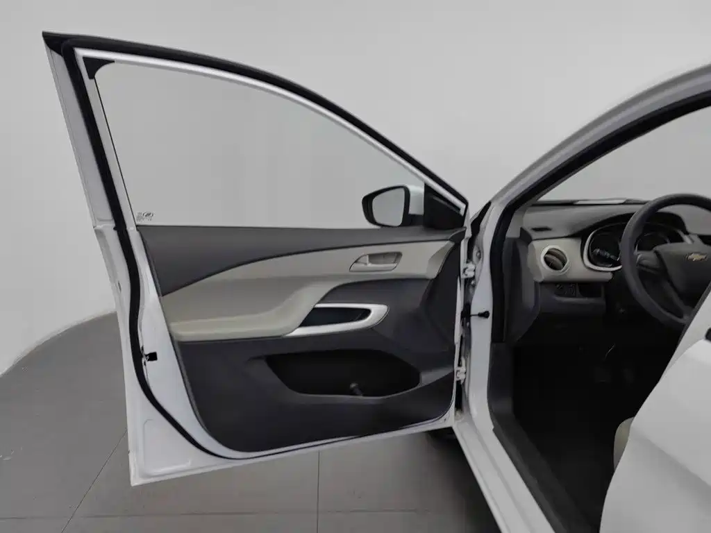 Chevrolet Sail — миниатюра 8