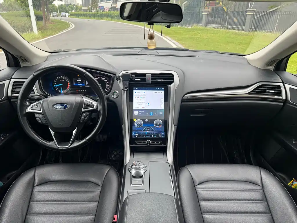 Ford Mondeo — миниатюра 9