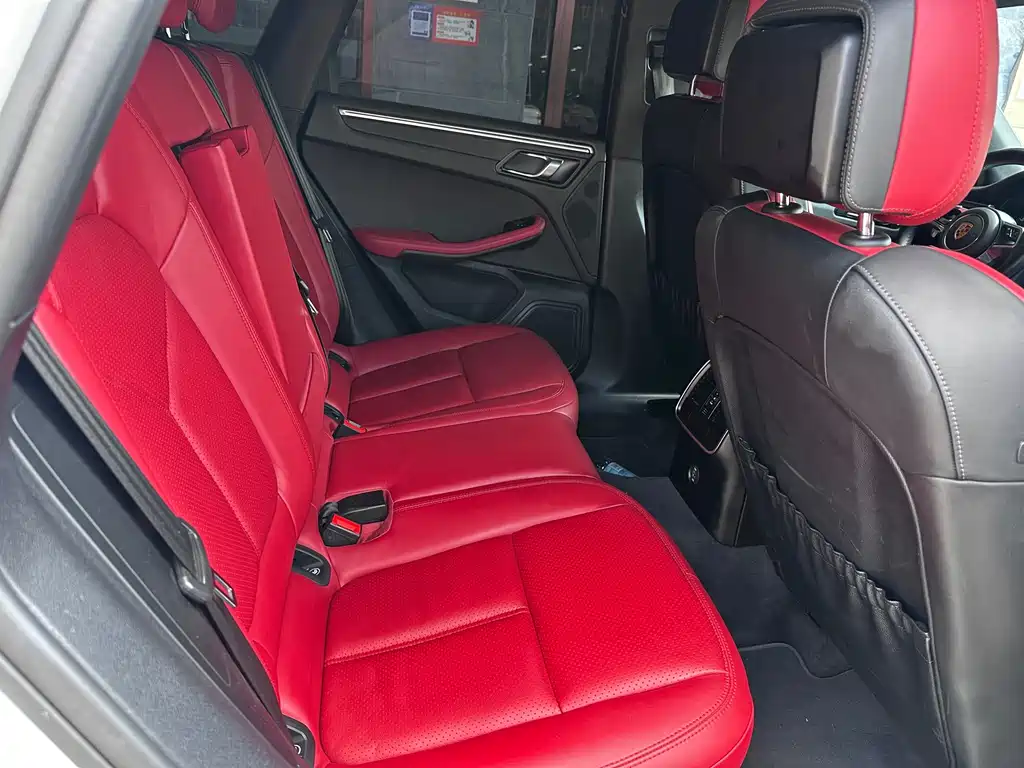 Porsche Macan — миниатюра 12