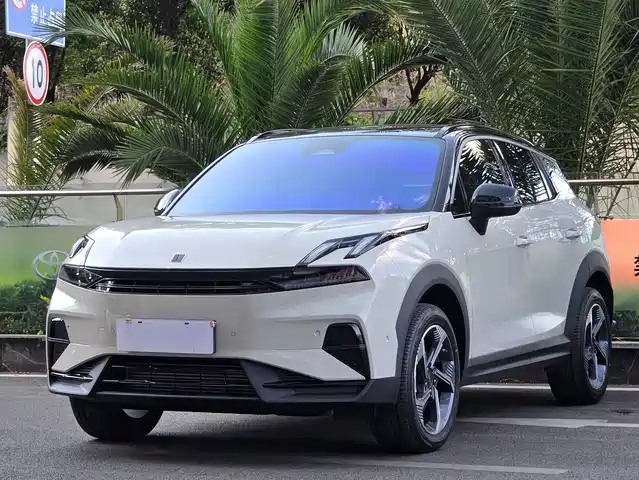 2025 Lynk & Co 06