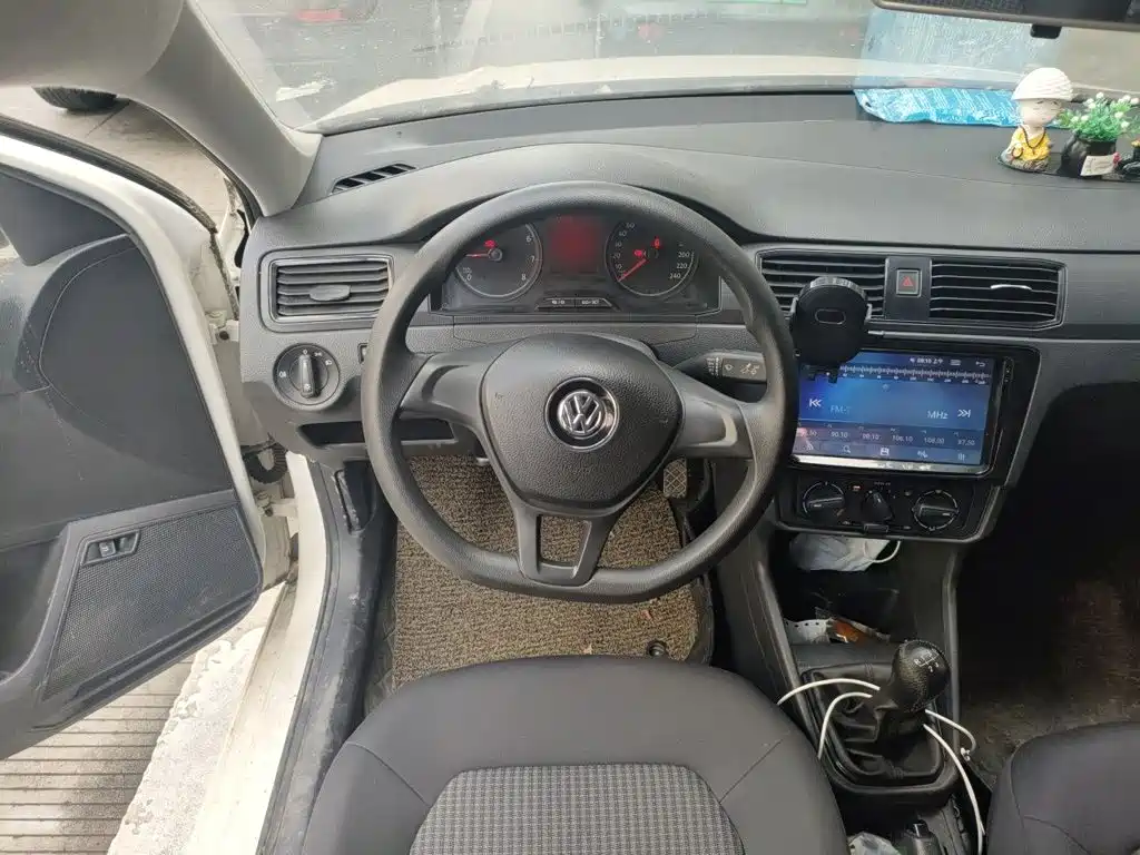Volkswagen Santana — миниатюра 11