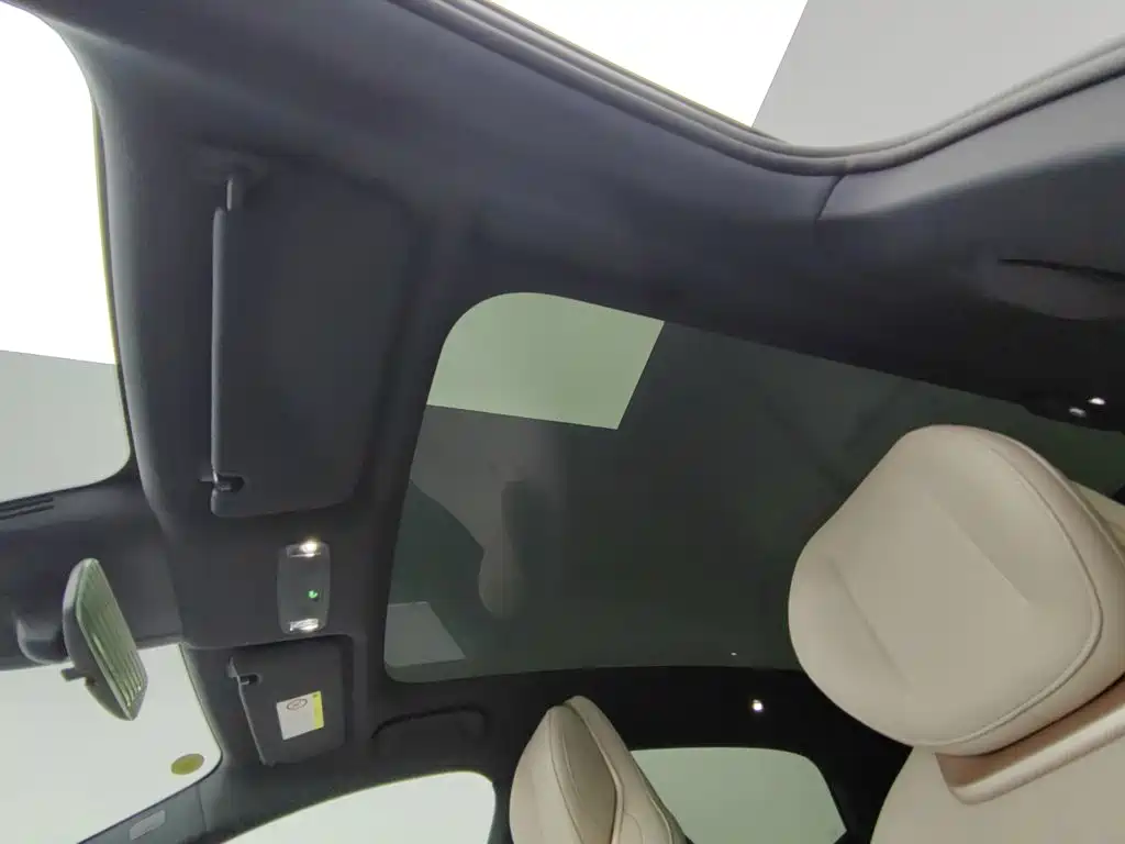 Lynk & Co Z20 — миниатюра 14