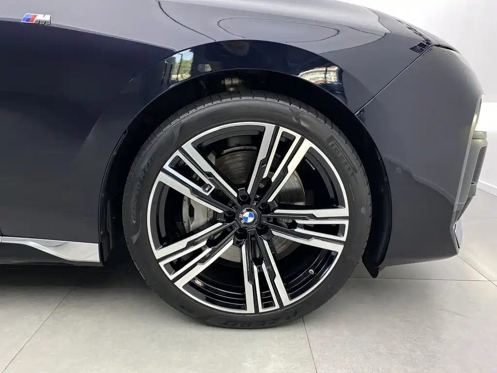 BMW 7 Series — миниатюра 7