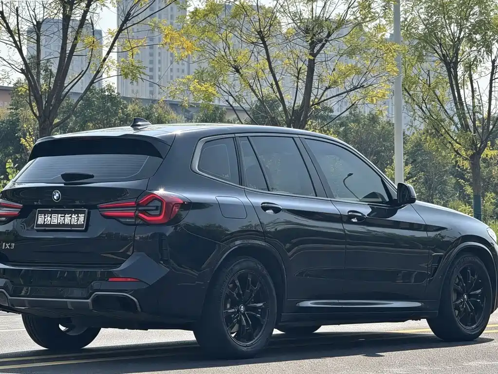 BMW iX3 — миниатюра 9
