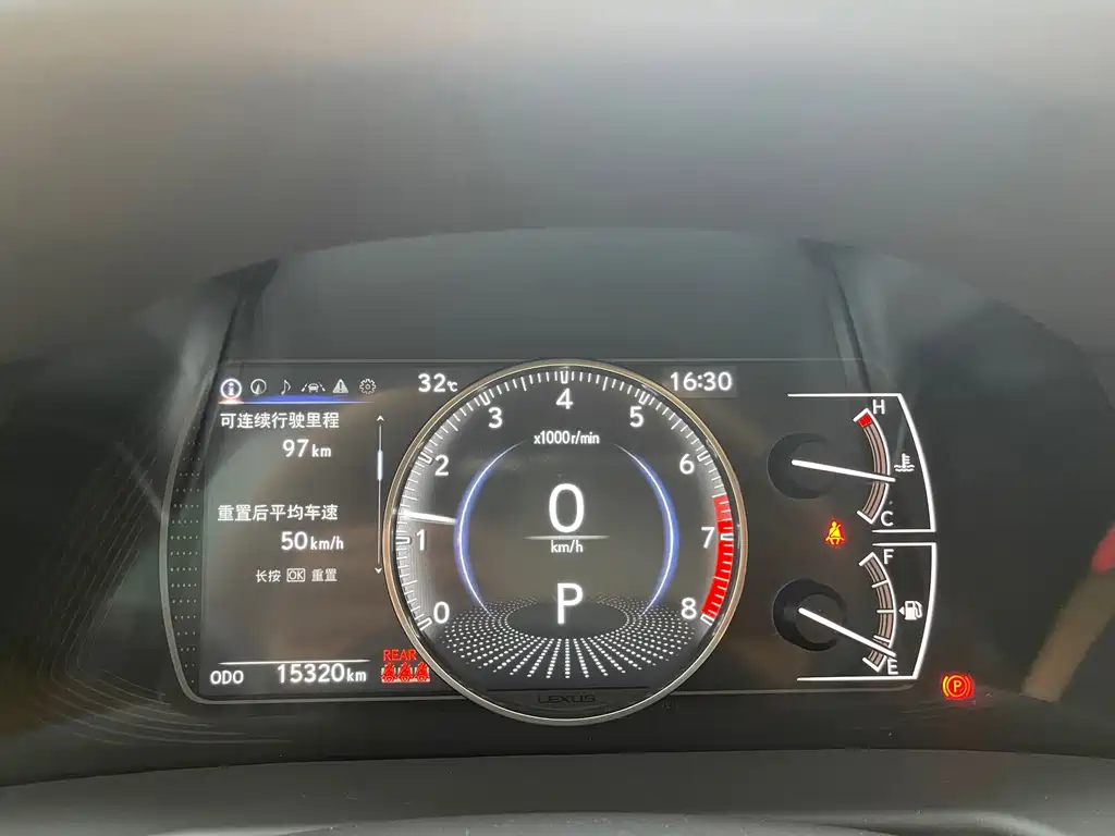 Lexus ES — миниатюра 10