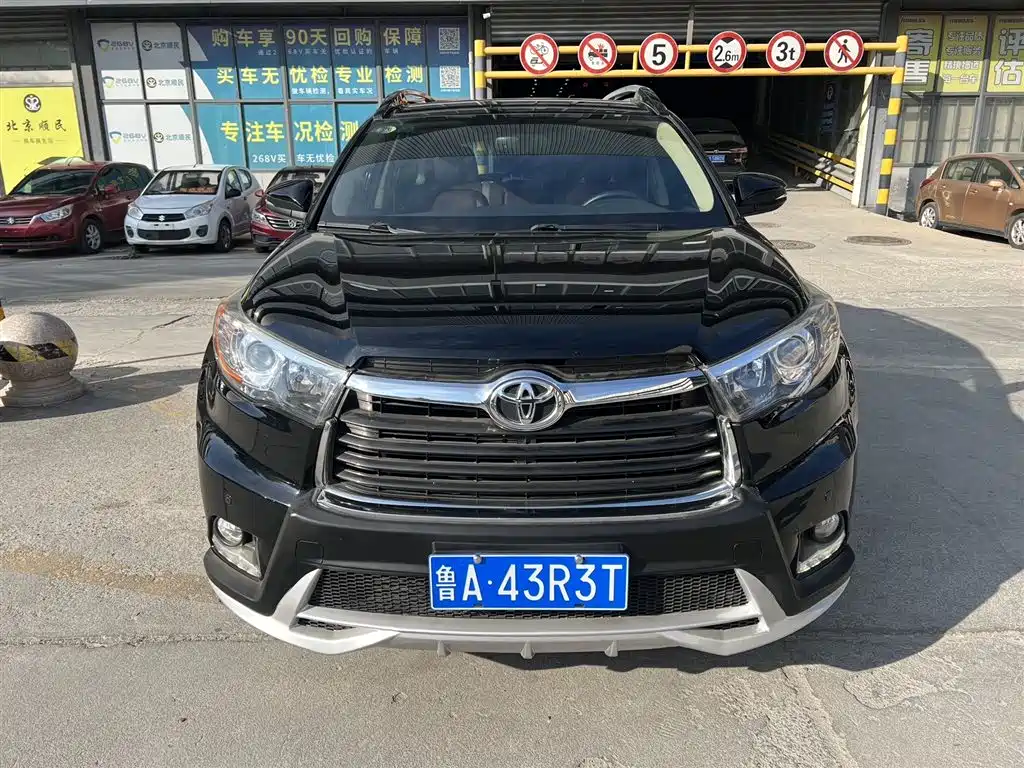 TOYOTA HIGHLANDER