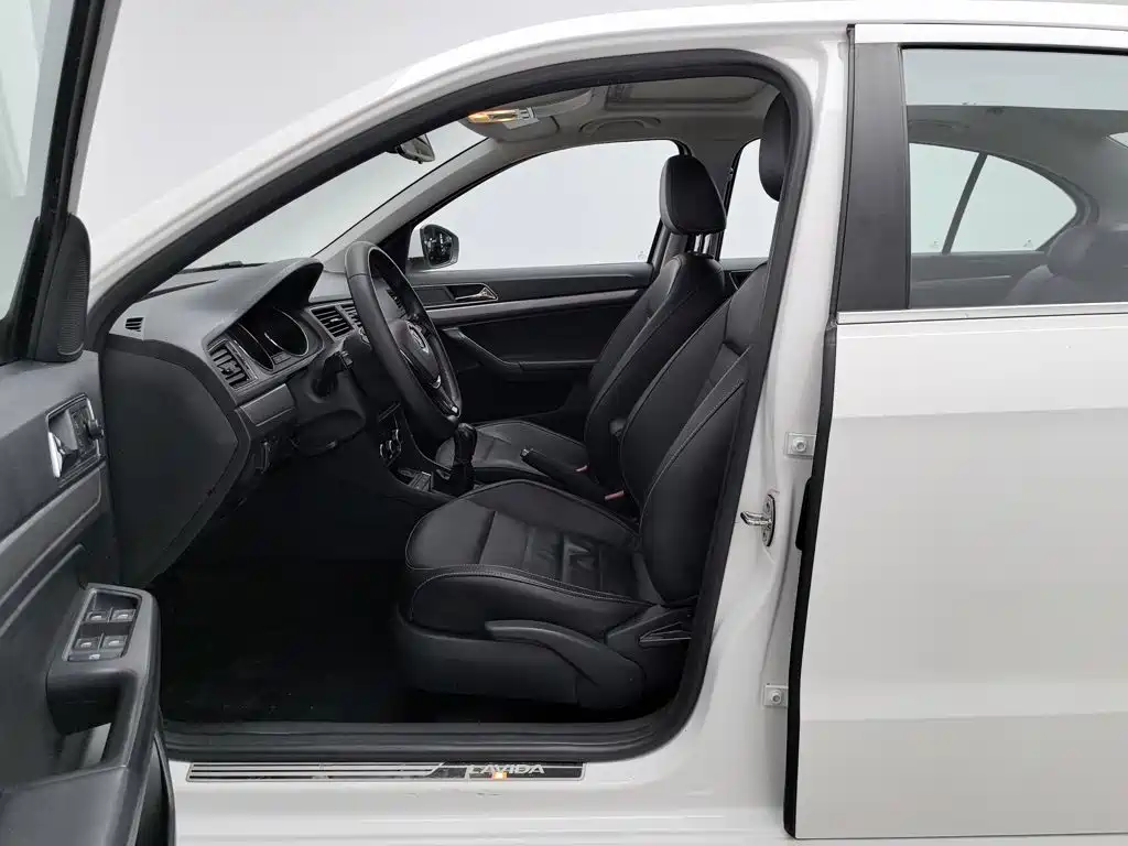 Volkswagen Lavida — миниатюра 10