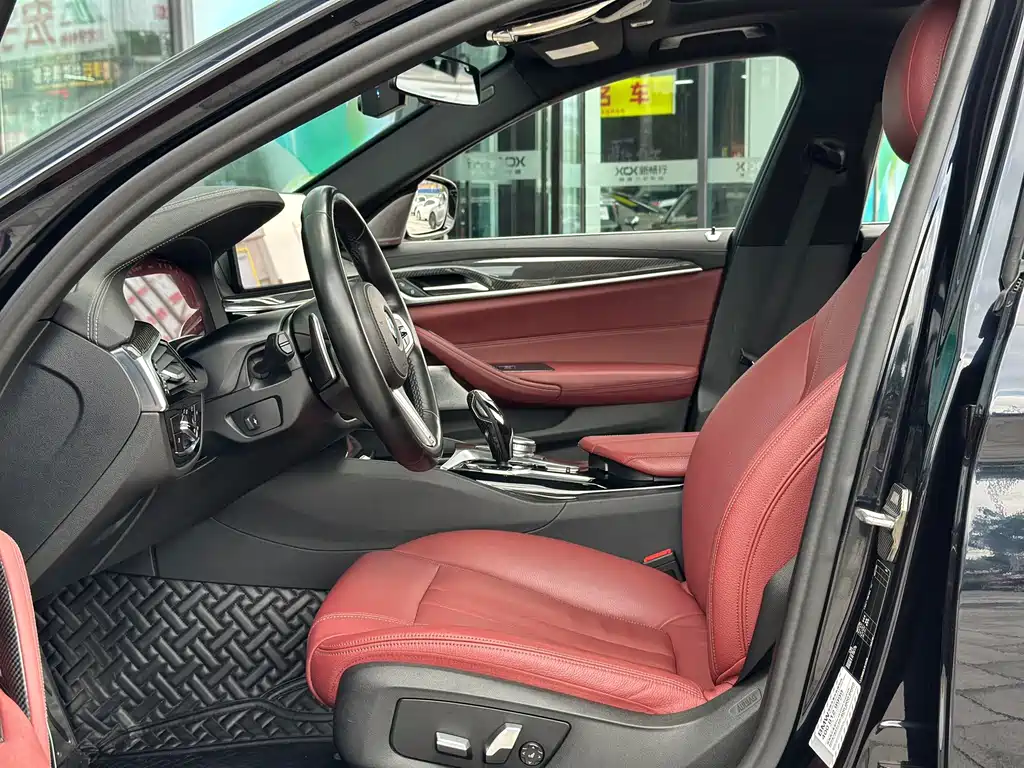 BMW 5 Series — миниатюра 8