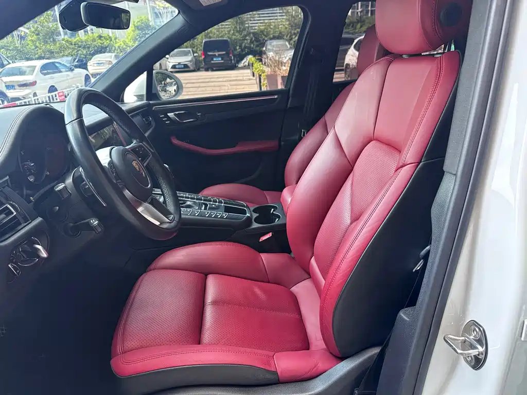 Porsche Macan — миниатюра 5