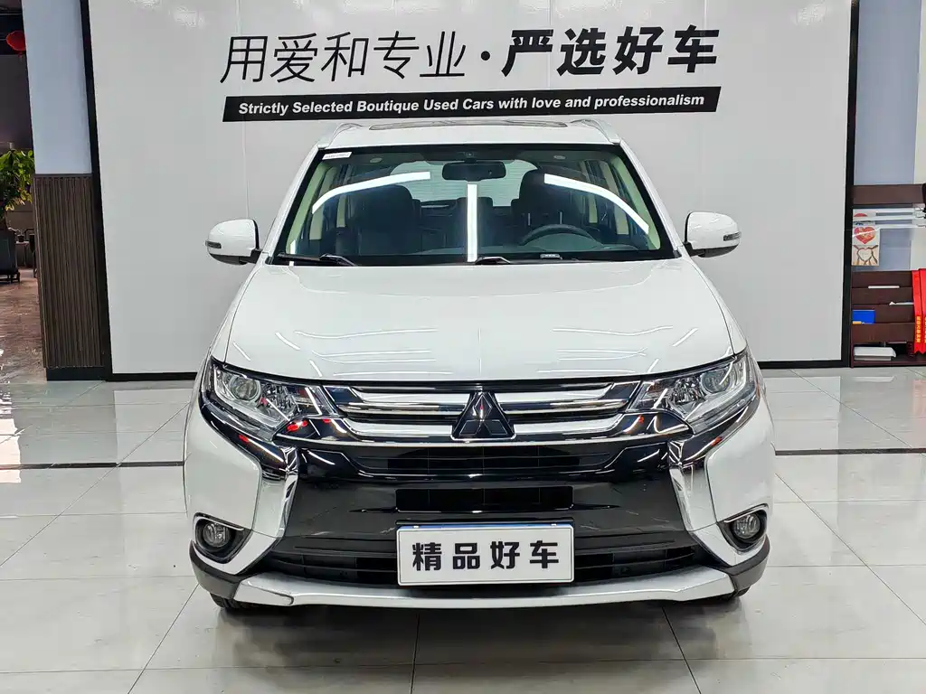 MITSUBISHI OUTLANDER
