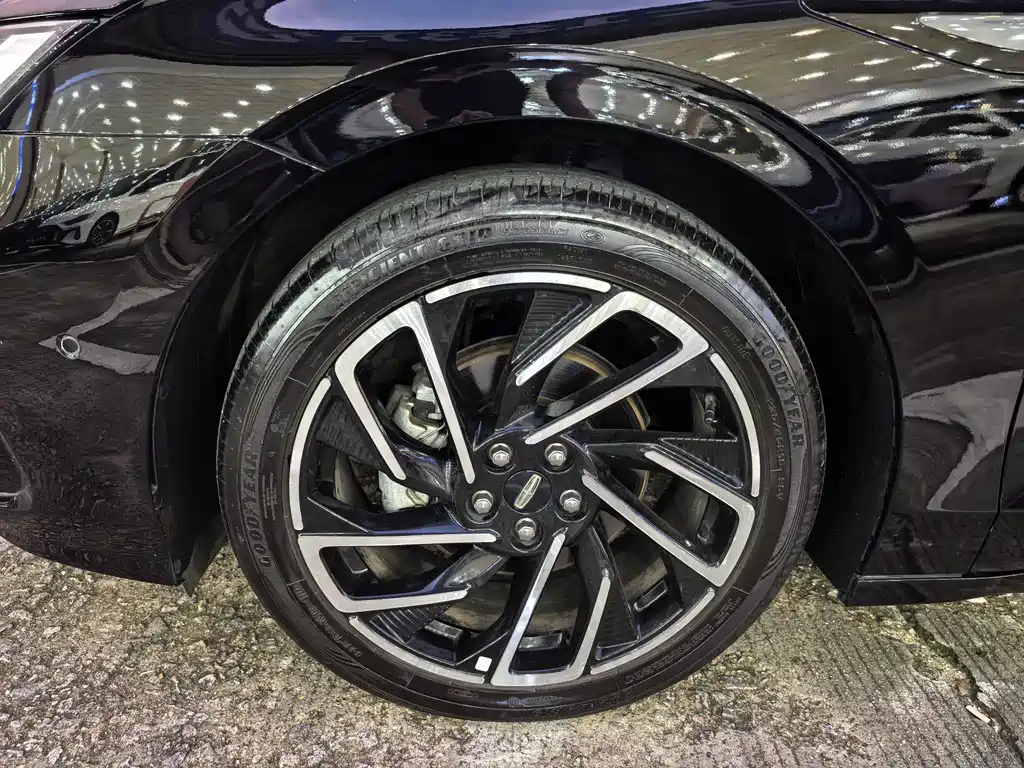 Lincoln Z — миниатюра 18