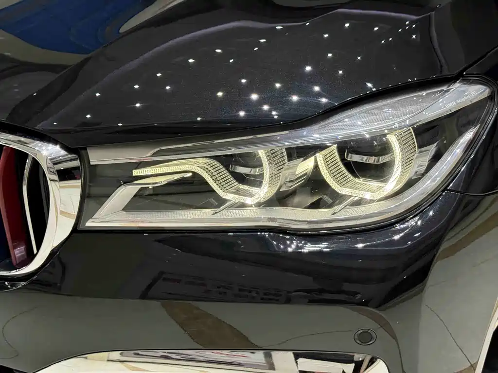 BMW 7 Series — миниатюра 9