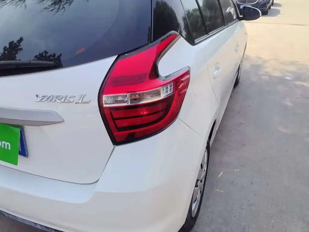 Toyota Yaris L — миниатюра 8