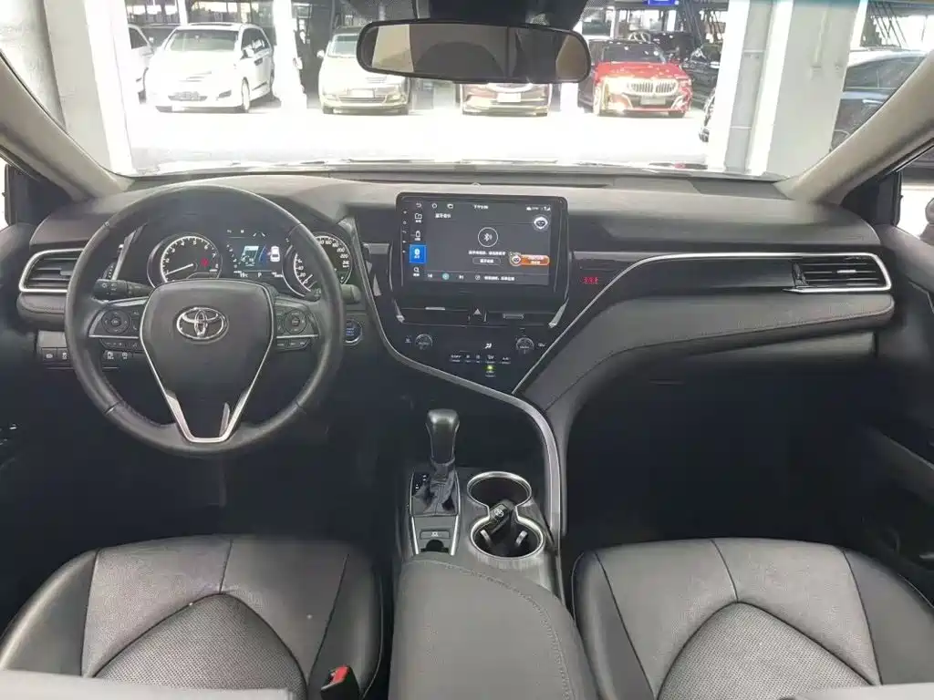 Toyota Camry — миниатюра 6