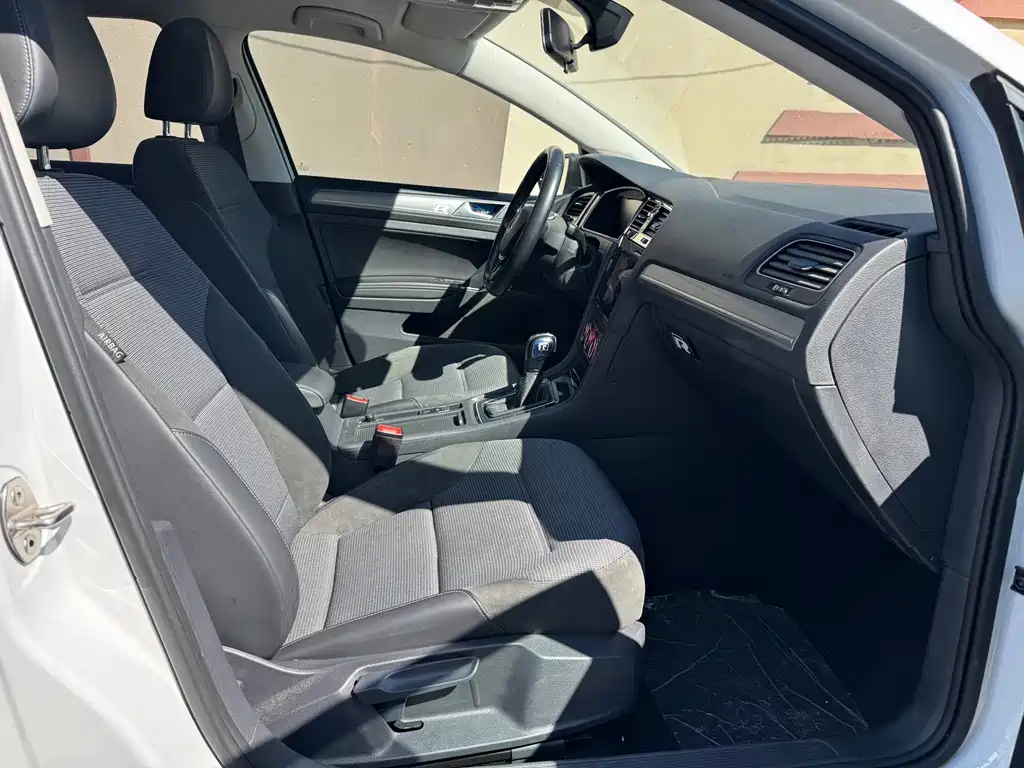 Volkswagen Golf — миниатюра 18