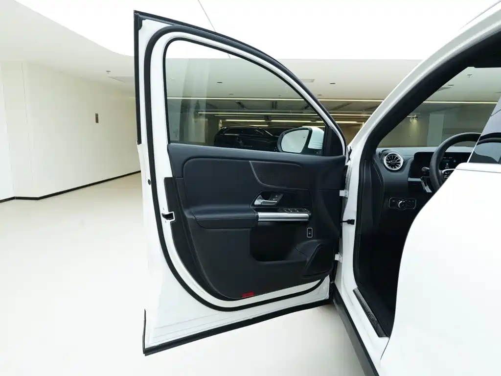 Mercedes-Benz GLA — миниатюра 17