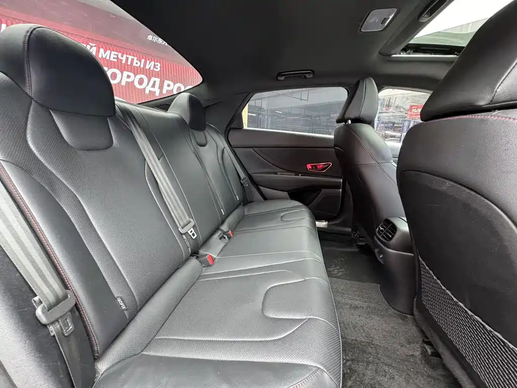 Hyundai Elantra — миниатюра 19