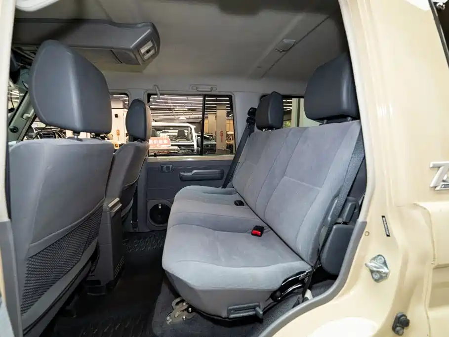Toyota Land Cruiser — миниатюра 9