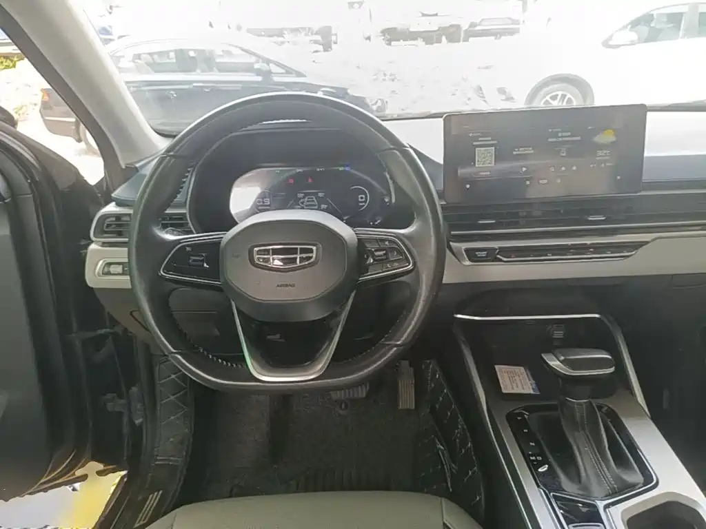 Geely Emgrand — миниатюра 10