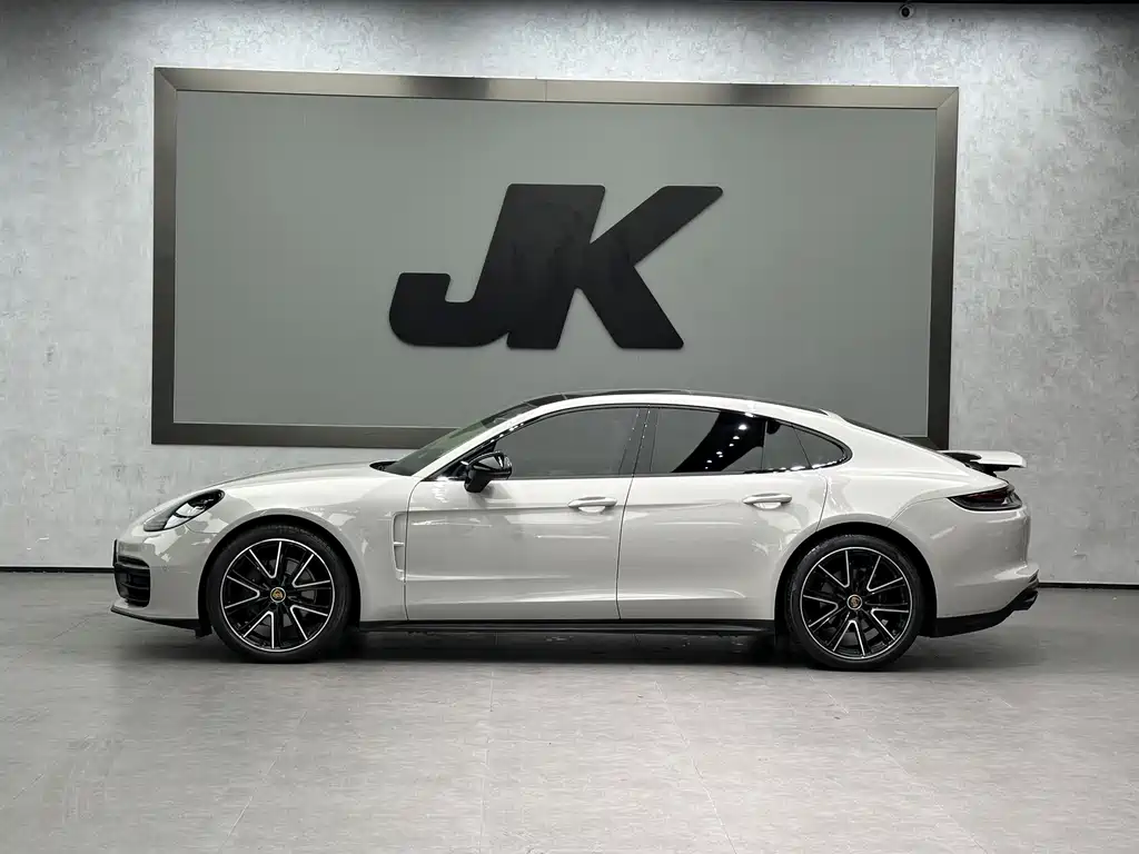 Porsche Panamera — миниатюра 10