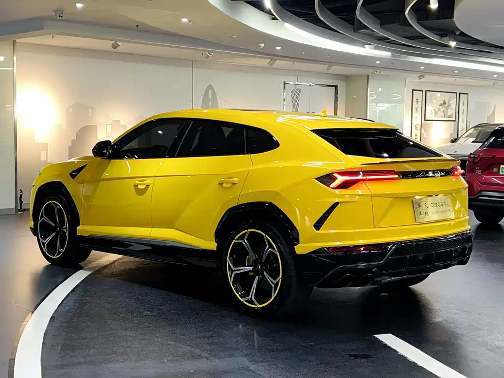 Lamborghini Urus — миниатюра 19